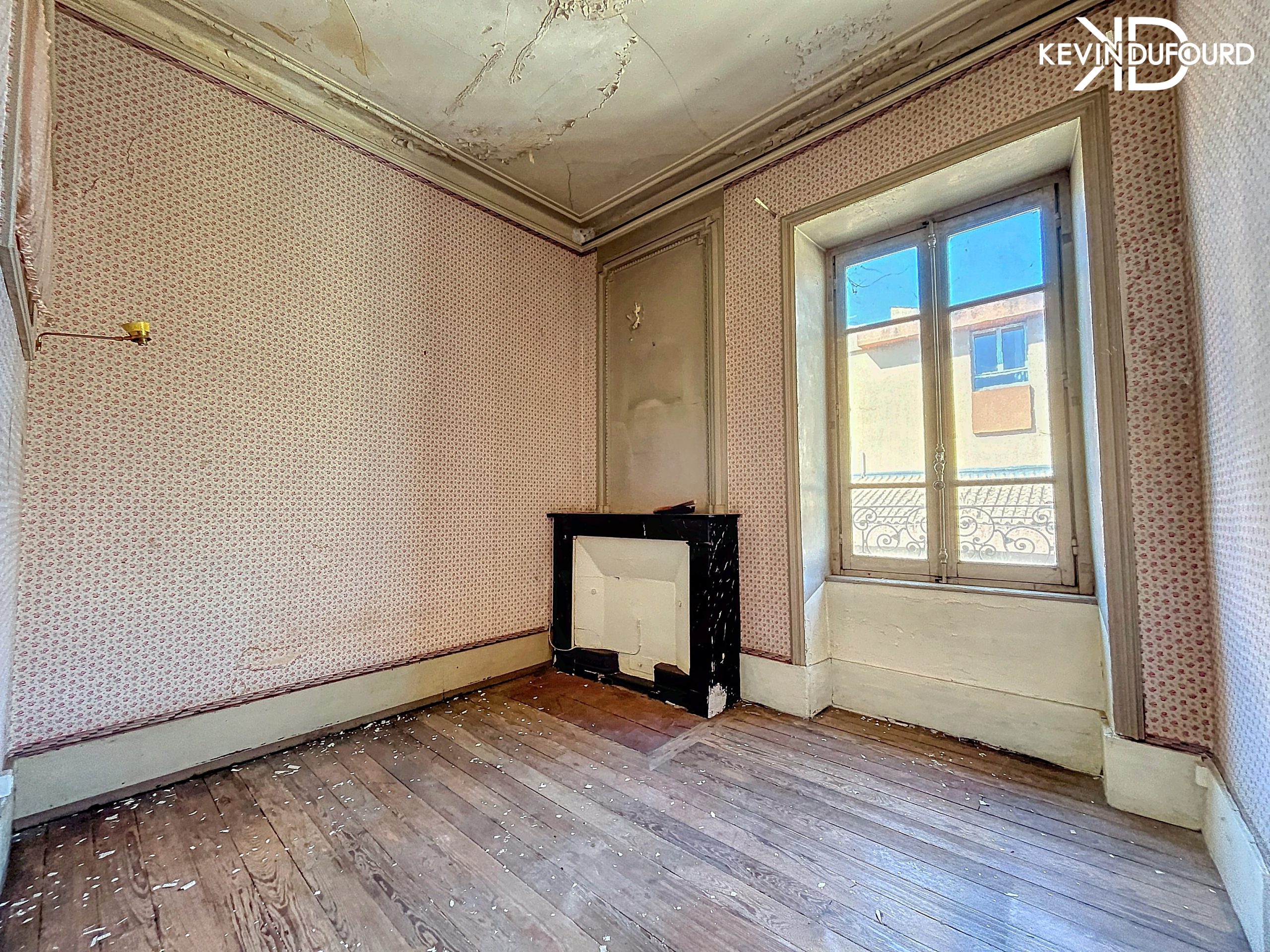 Immeuble à RENOVER de 300m² à AUBENAS