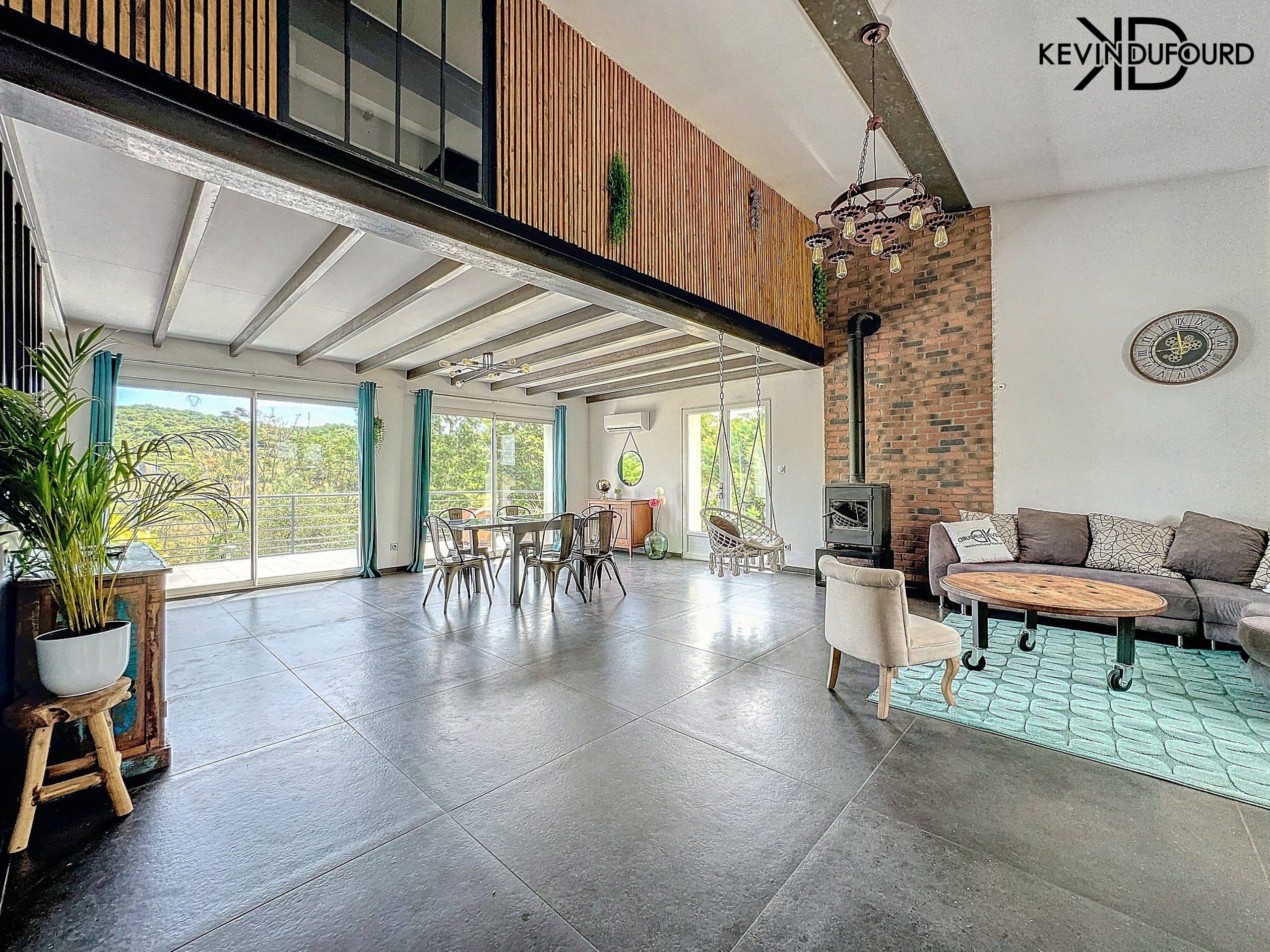 Maison de 240m² sur un terrain de 1530m² à SAINT SERNIN