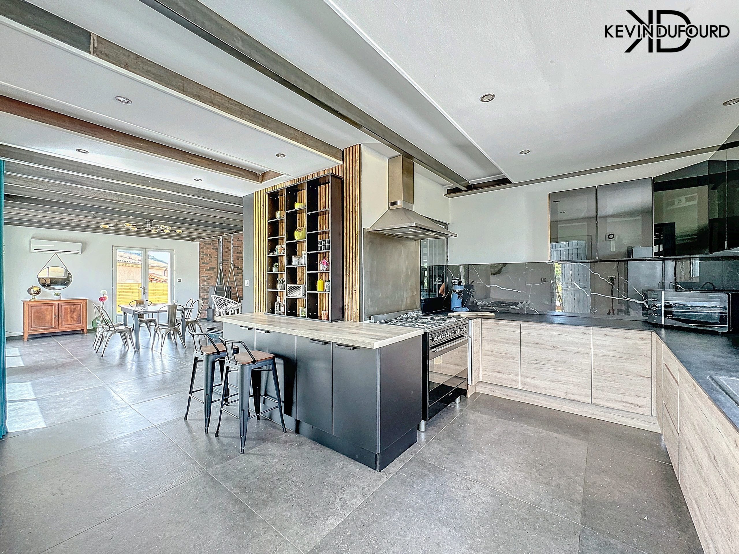 Maison de 240m² sur un terrain de 1530m² à SAINT SERNIN