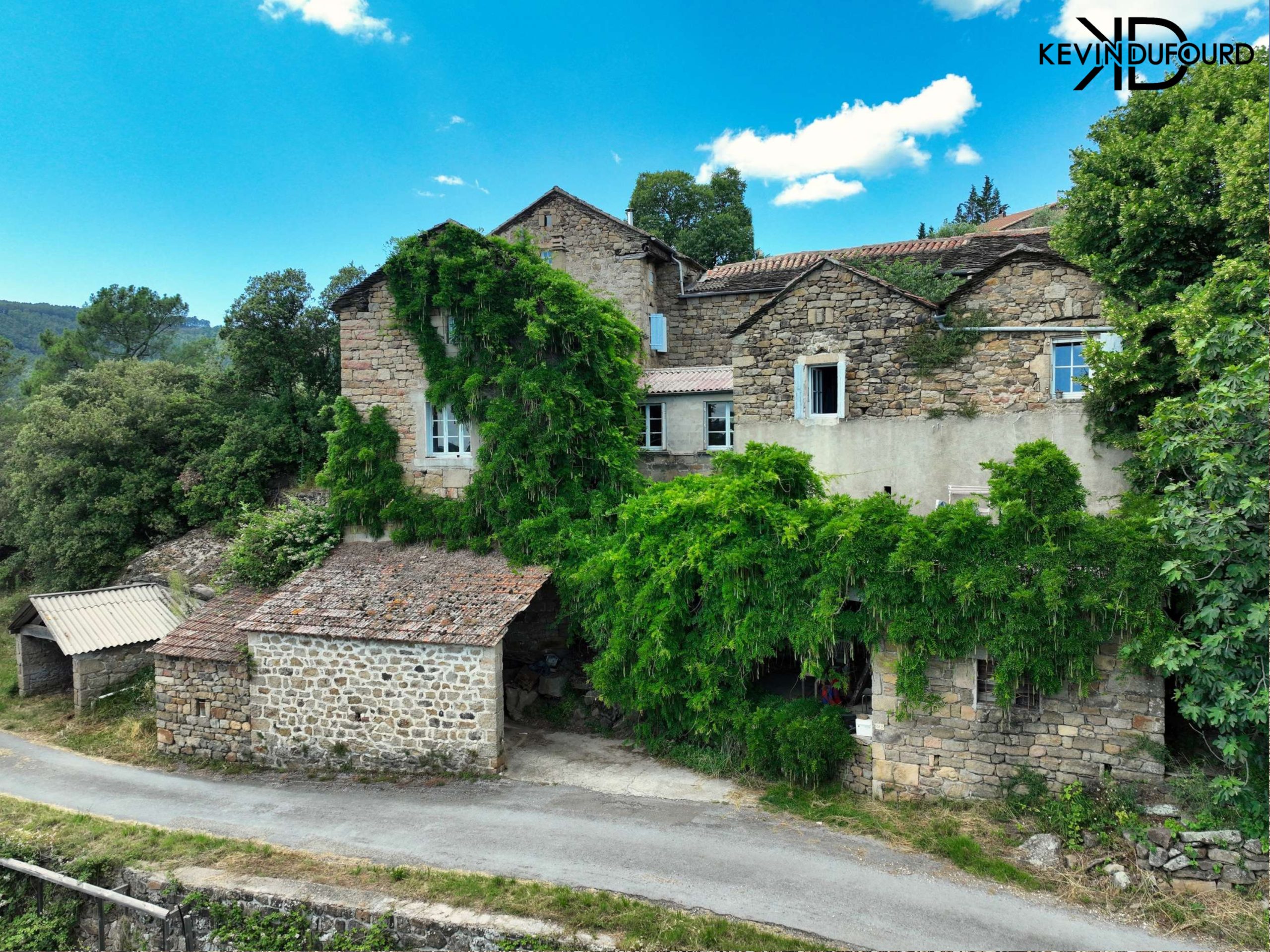 Mas de 315m² avec 2000m² de terrain à SAINT PIERRE SAINT JEAN