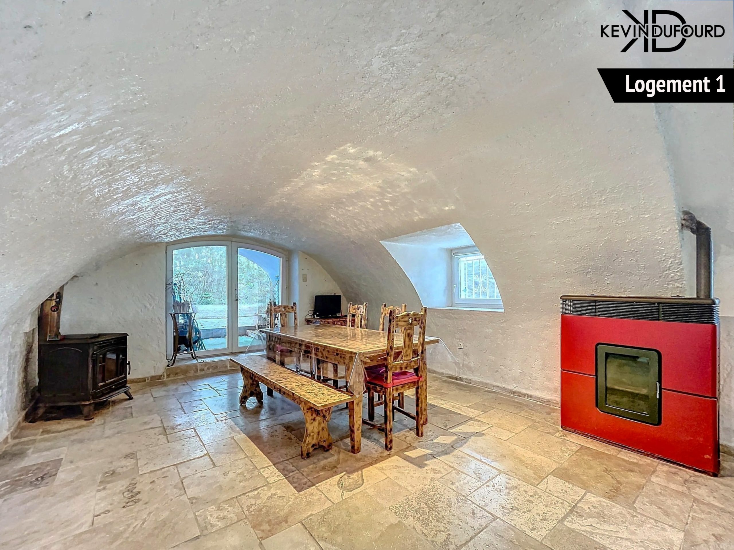 Maison de 160m² sur un terrain de 6000m² à VILLENEUVE-DE-BERG