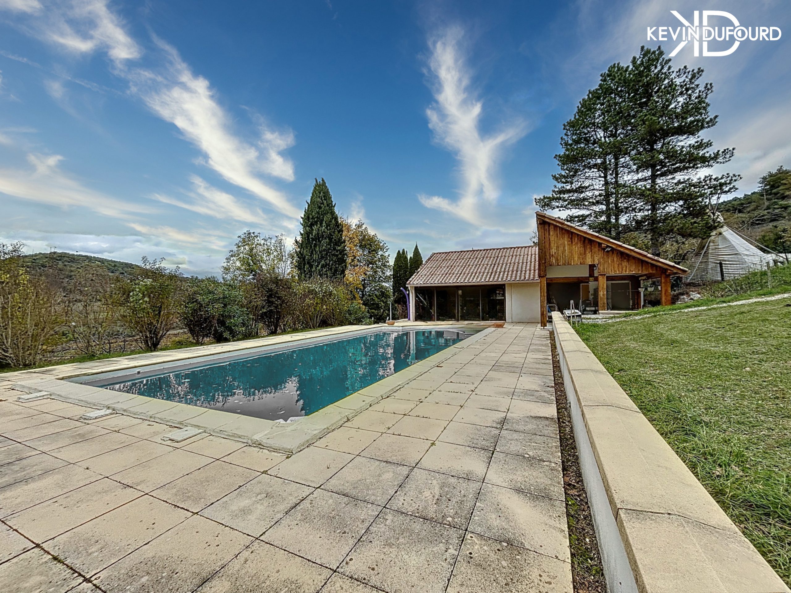 Maison de 160m² sur un terrain de 6000m² à VILLENEUVE-DE-BERG