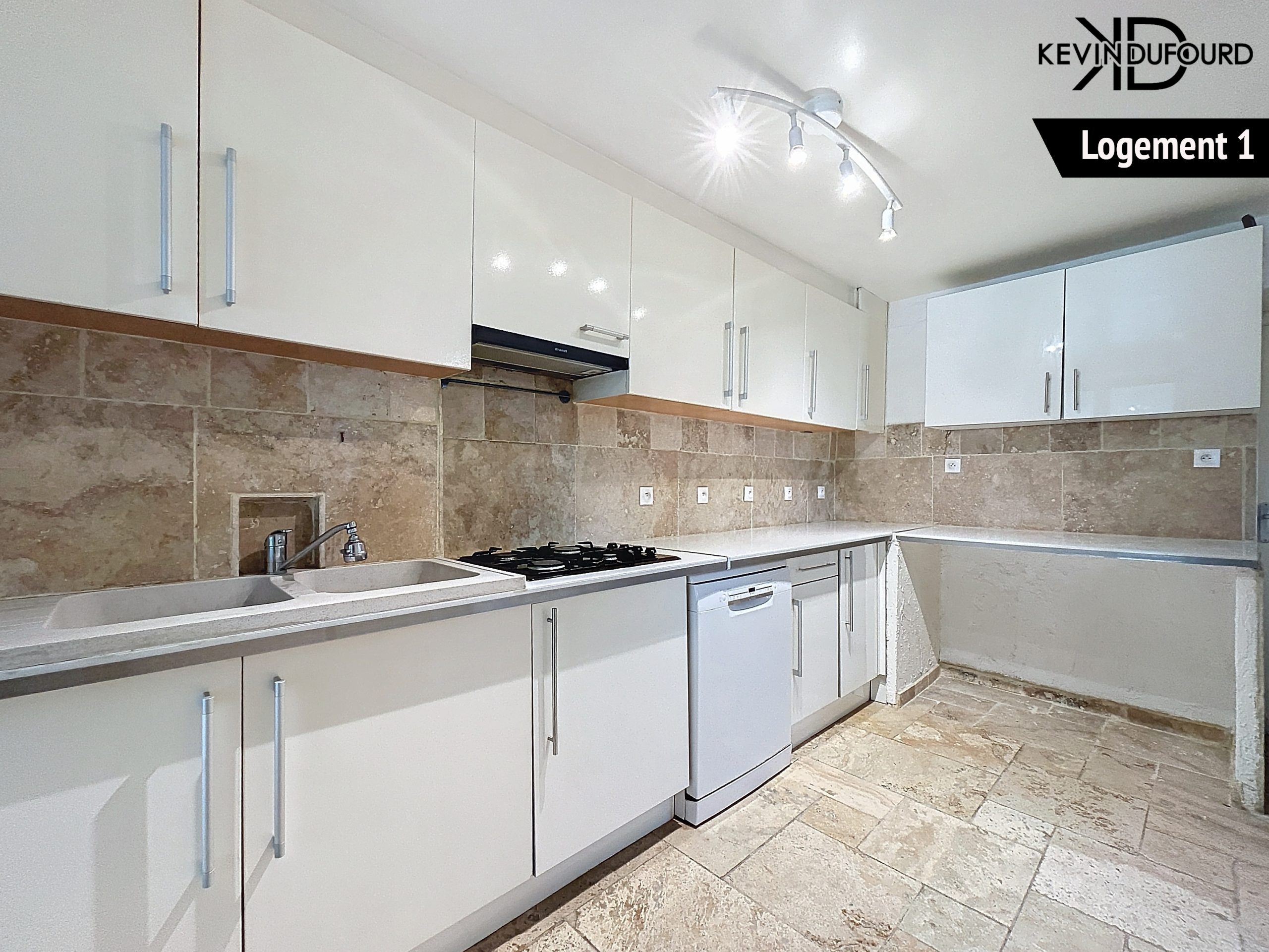Maison de 160m² sur un terrain de 6000m² à VILLENEUVE-DE-BERG