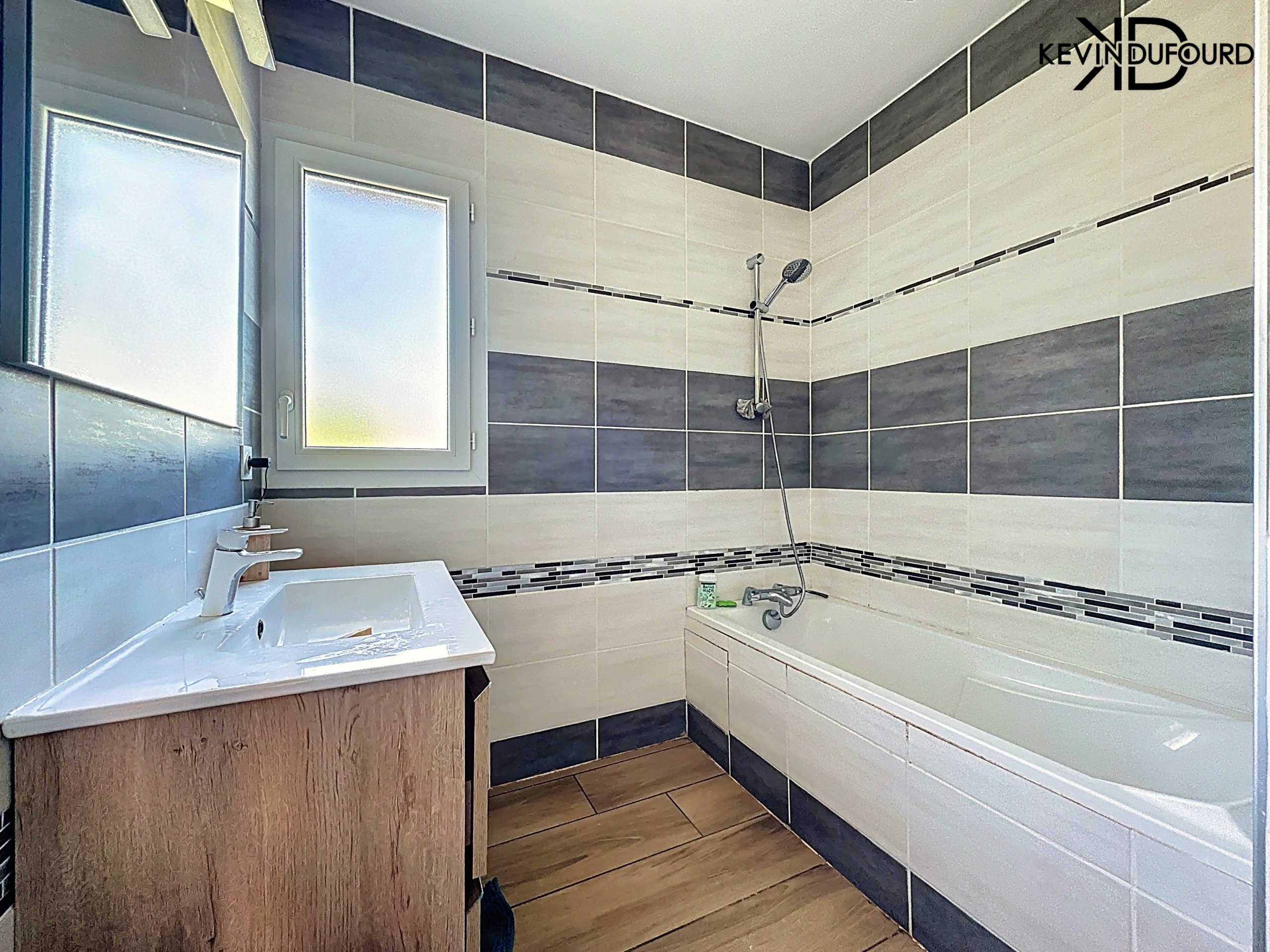 Maison de 81m² sur un terrain de 1500m² à LABLACHÈRE