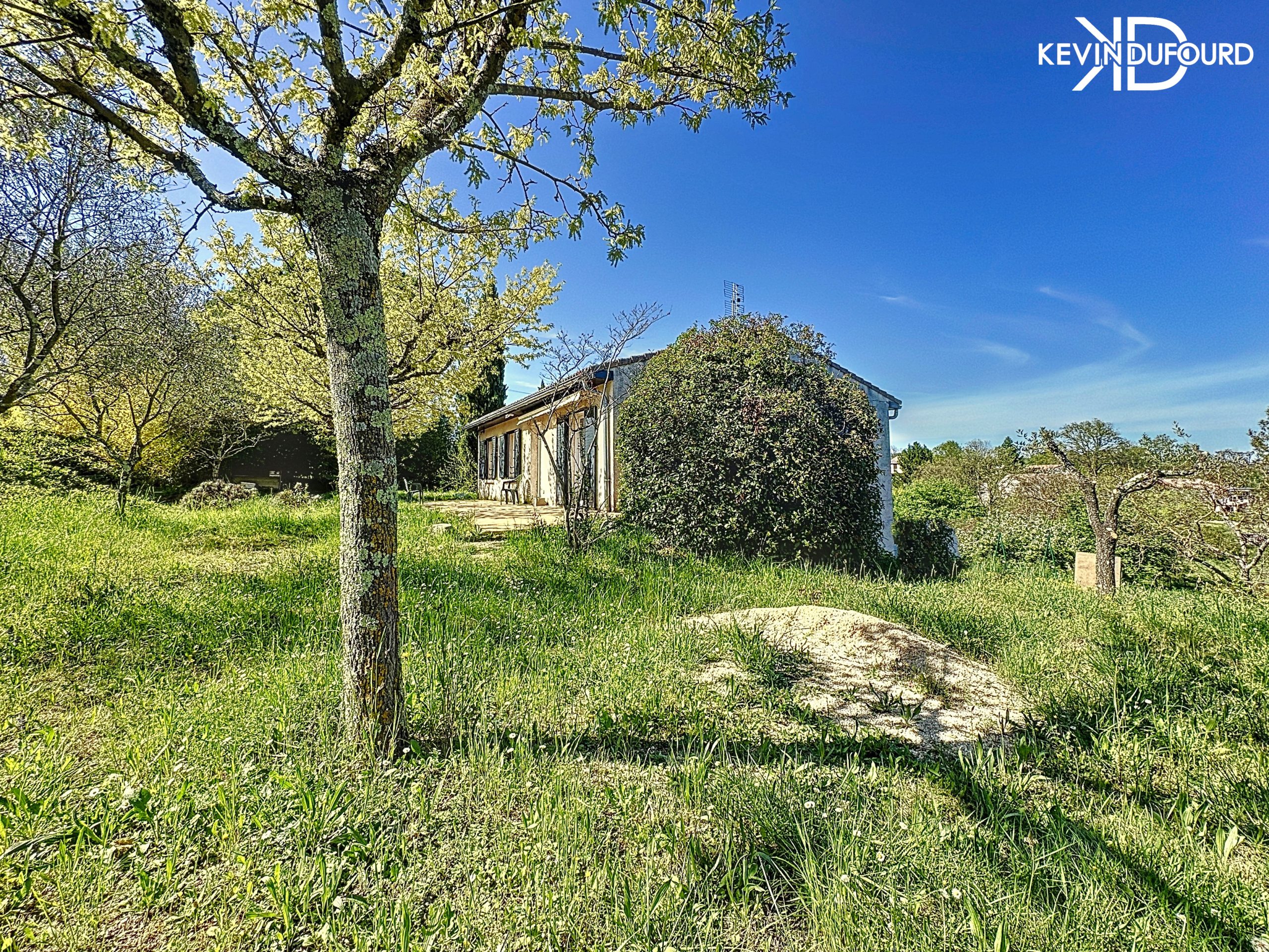 Maison de 81m² sur un terrain de 1500m² à LABLACHÈRE