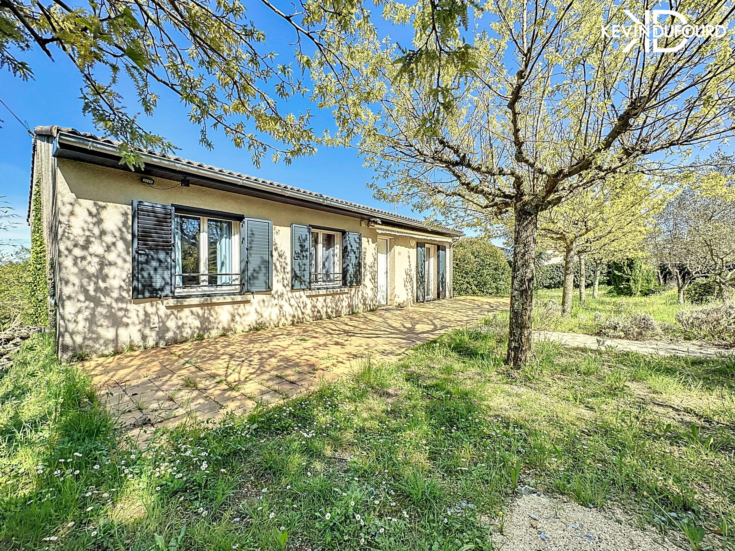 Maison de 81m² sur un terrain de 1500m² à LABLACHÈRE