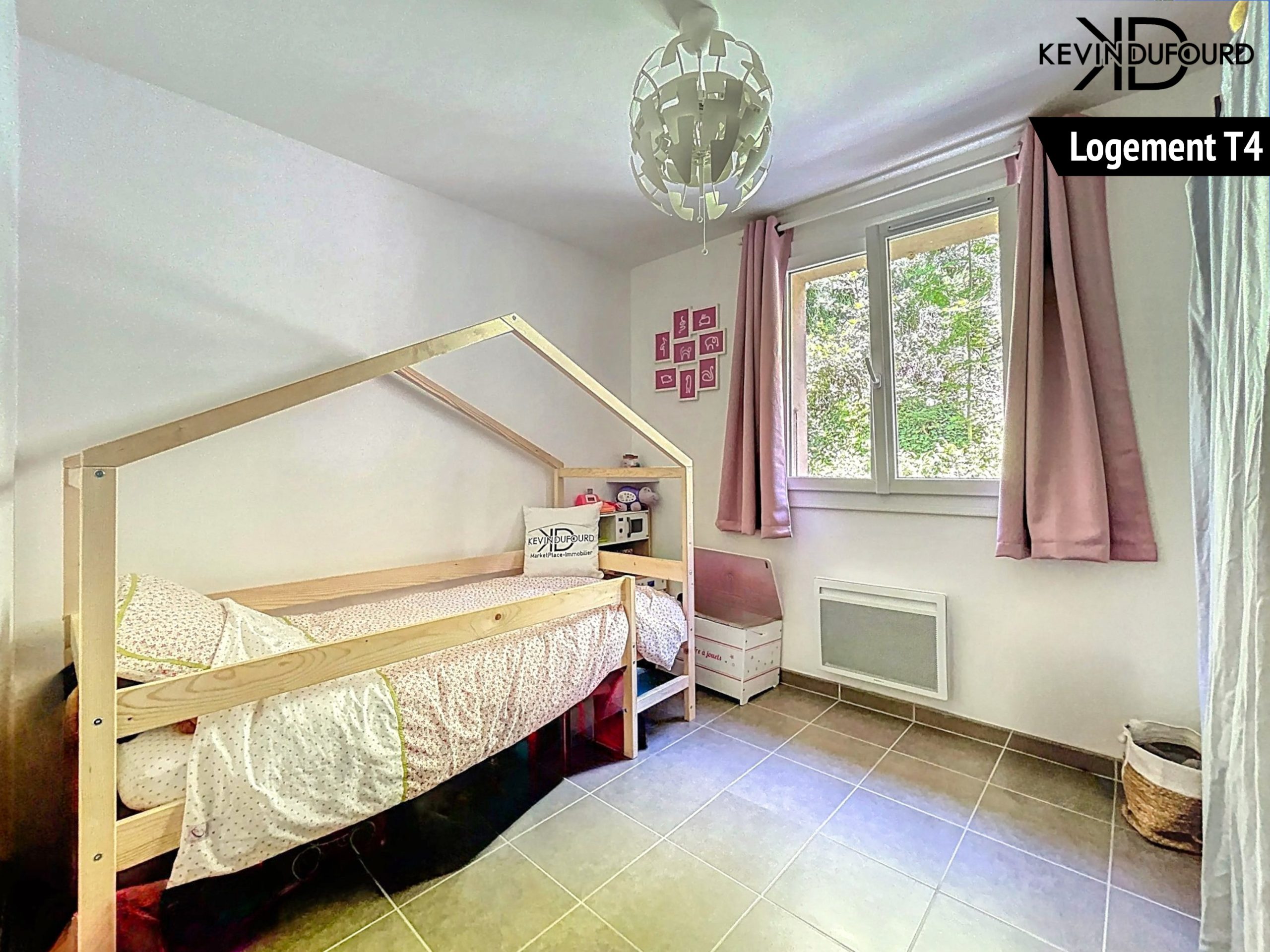 Maison avec 2 gîtes de 225 m² sur un terrain de 2990 m² à VALS LES BAINS