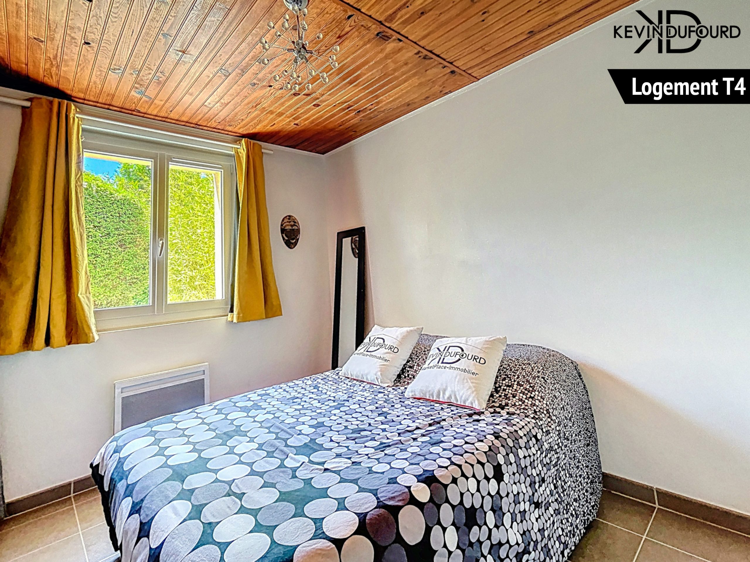 Maison avec 2 gîtes de 225 m² sur un terrain de 2990 m² à VALS LES BAINS