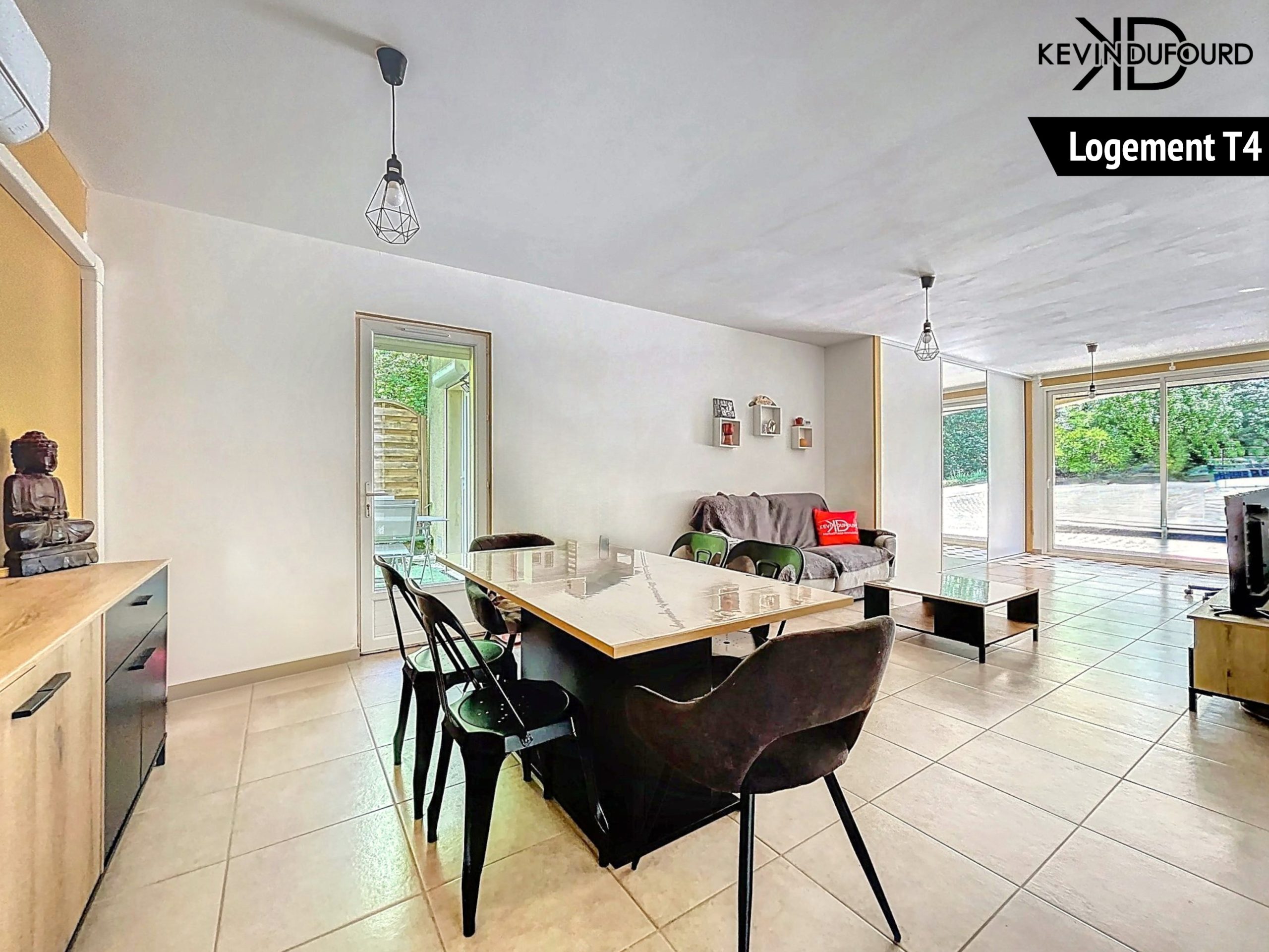Maison avec 2 gîtes de 225 m² sur un terrain de 2990 m² à VALS LES BAINS