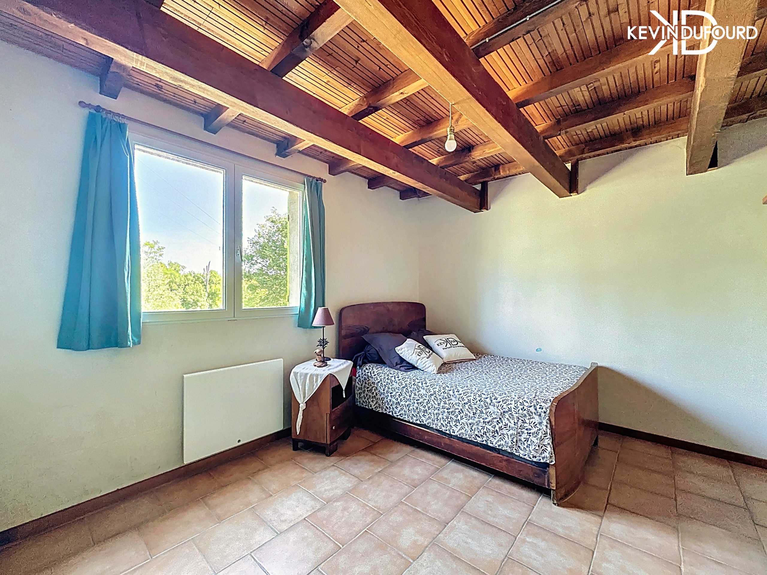 Maison de 180 m² sur un terrain de 8800 m² à LABLACHERE