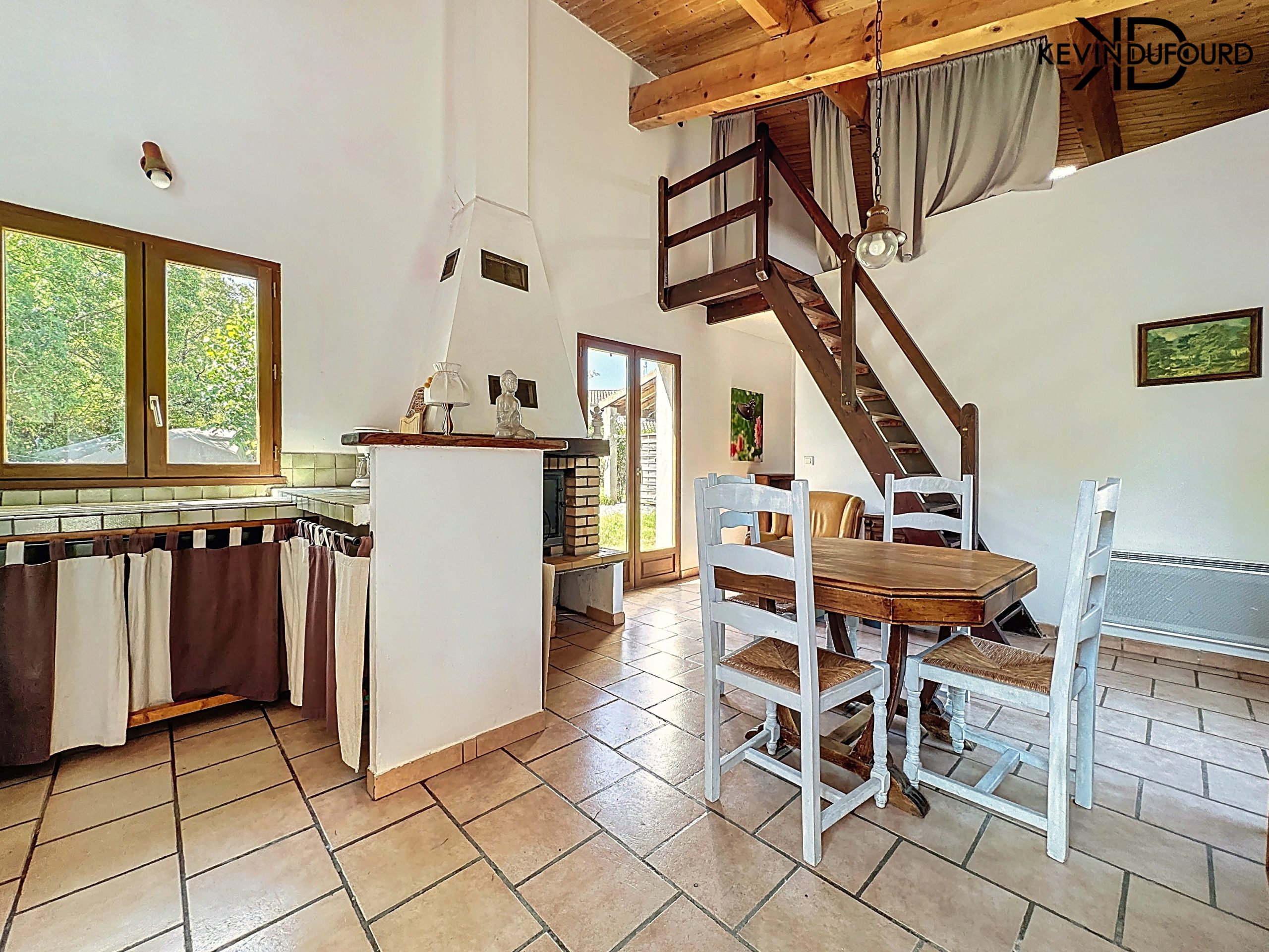 Maison de 180 m² sur un terrain de 8800 m² à LABLACHERE