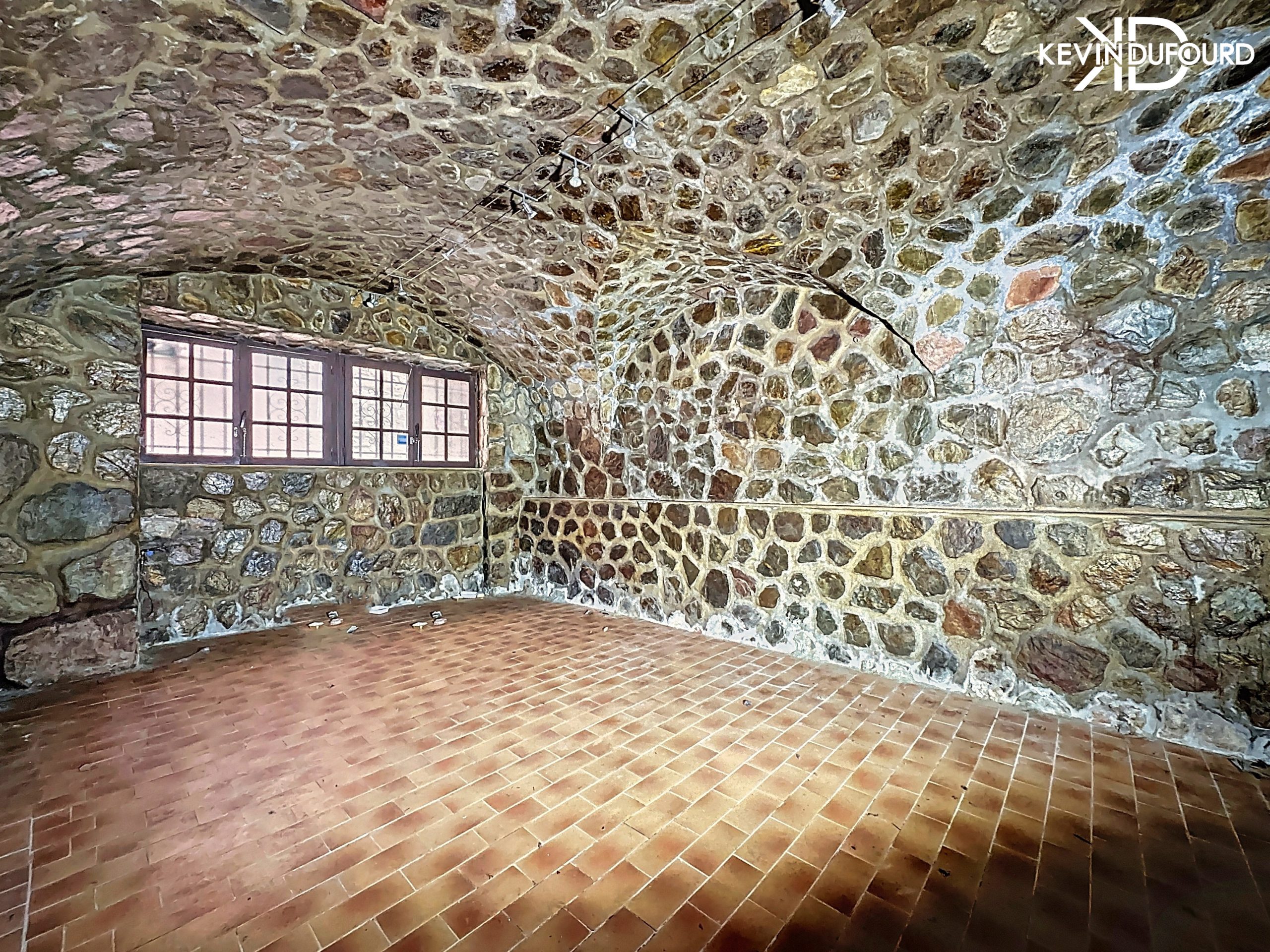 Immeuble de 150m² A RENOVER à VALLON PONT D&rsquo;ARC