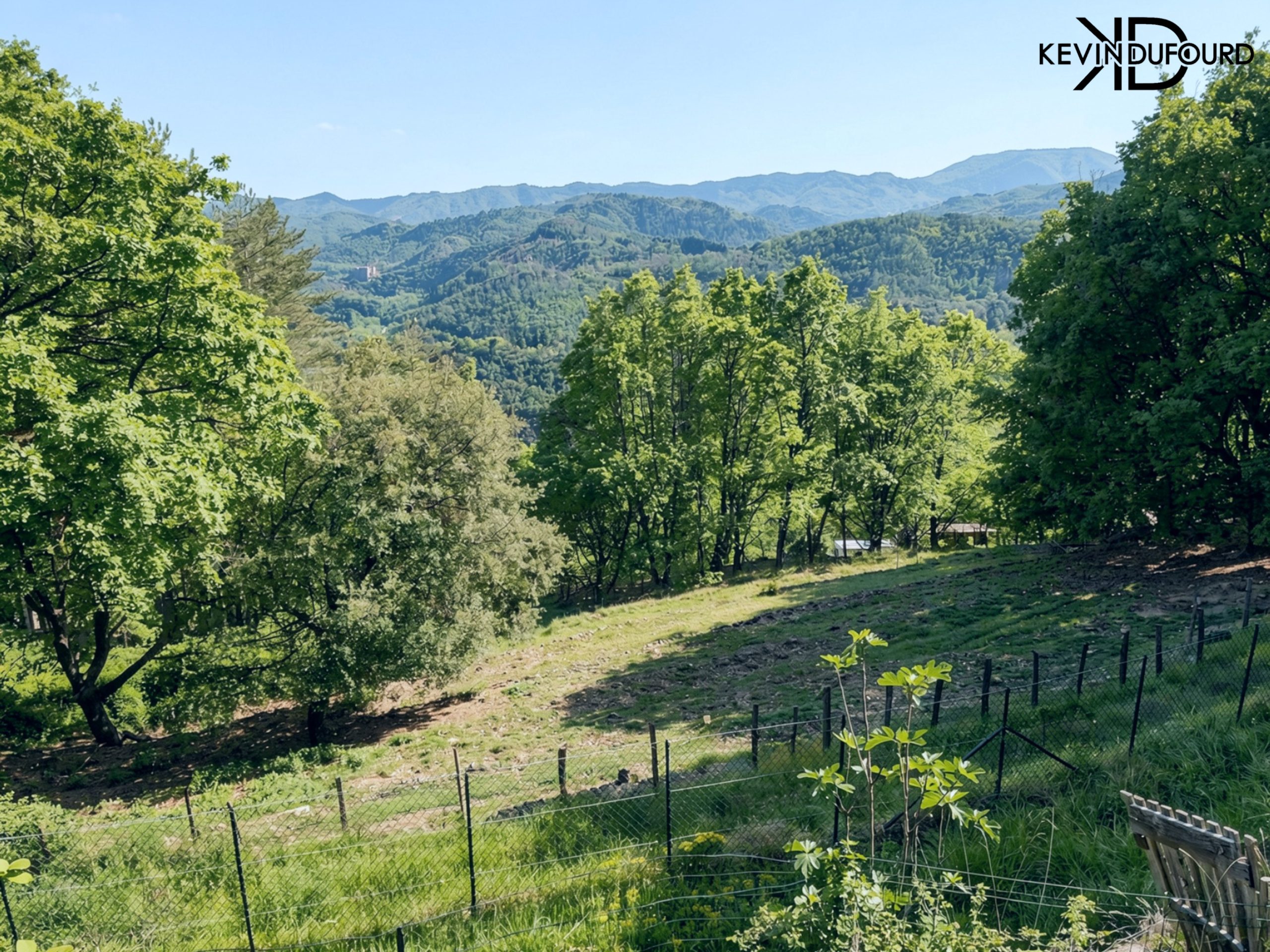 Maison de 150m² sur un terrain de 10.000m² à CHIROLS