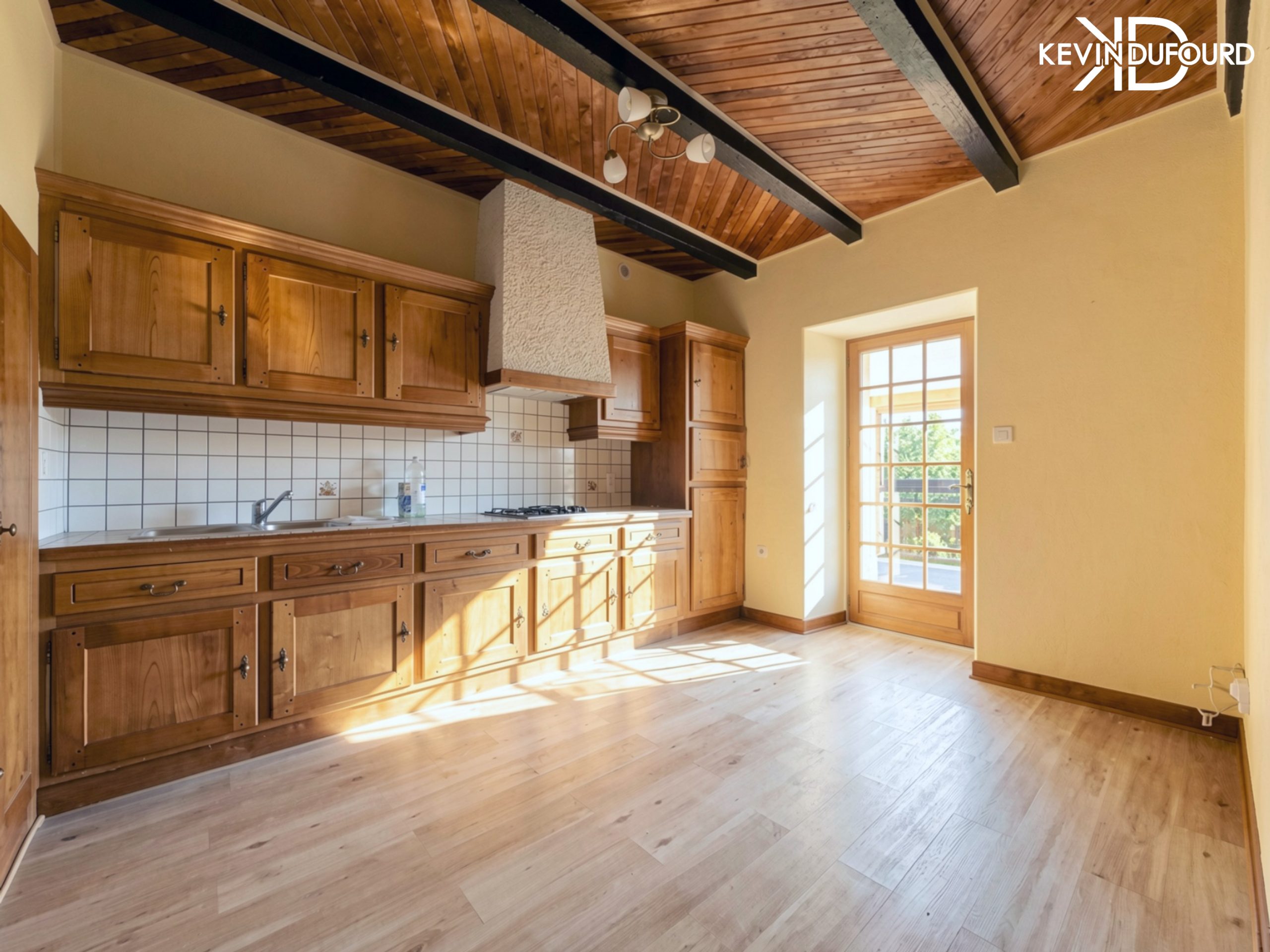 Maison de 150m² sur un terrain de 10.000m² à CHIROLS