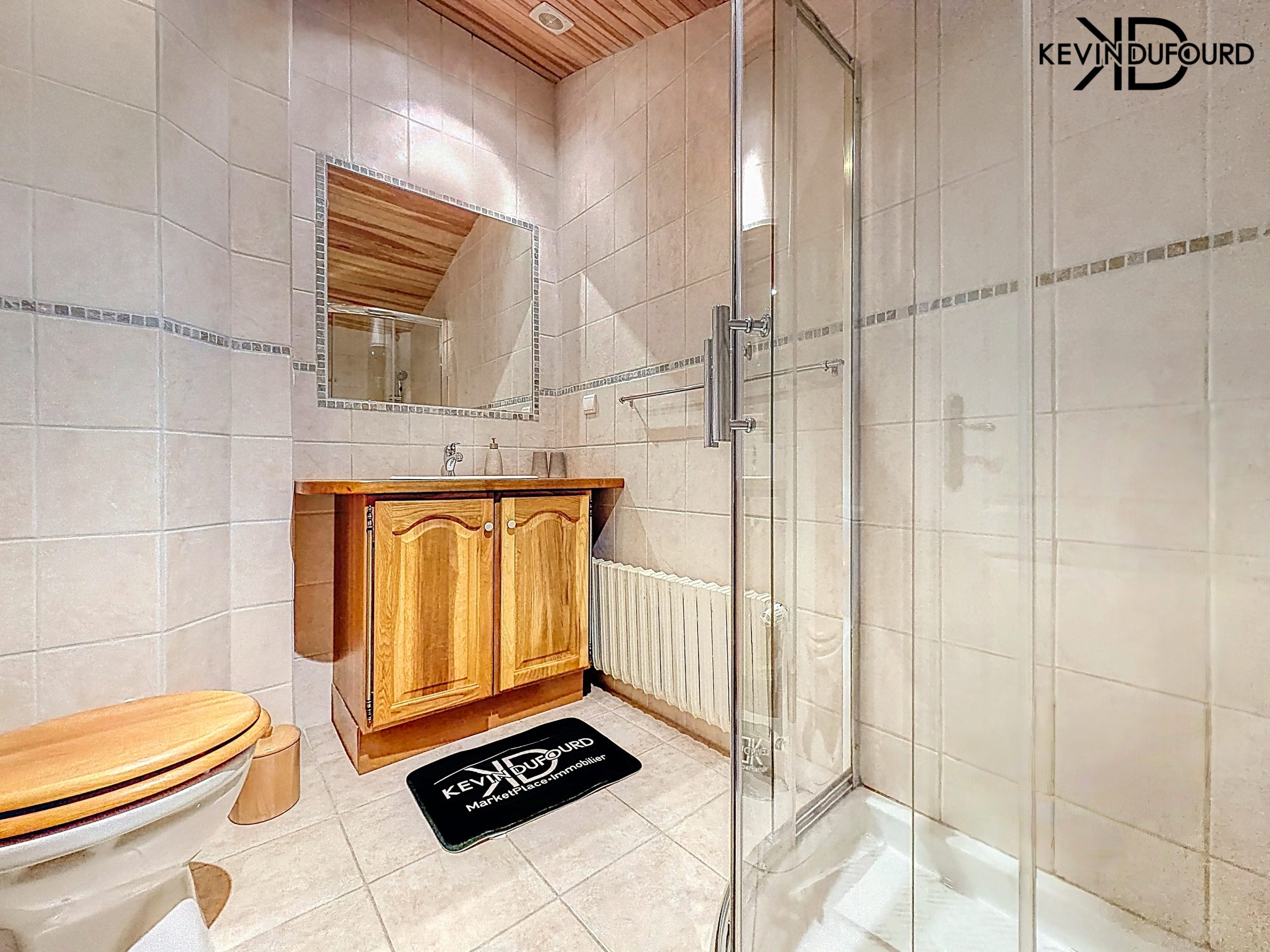 Mas de 350m² sur un terrain de 3300m² à THUEYTS