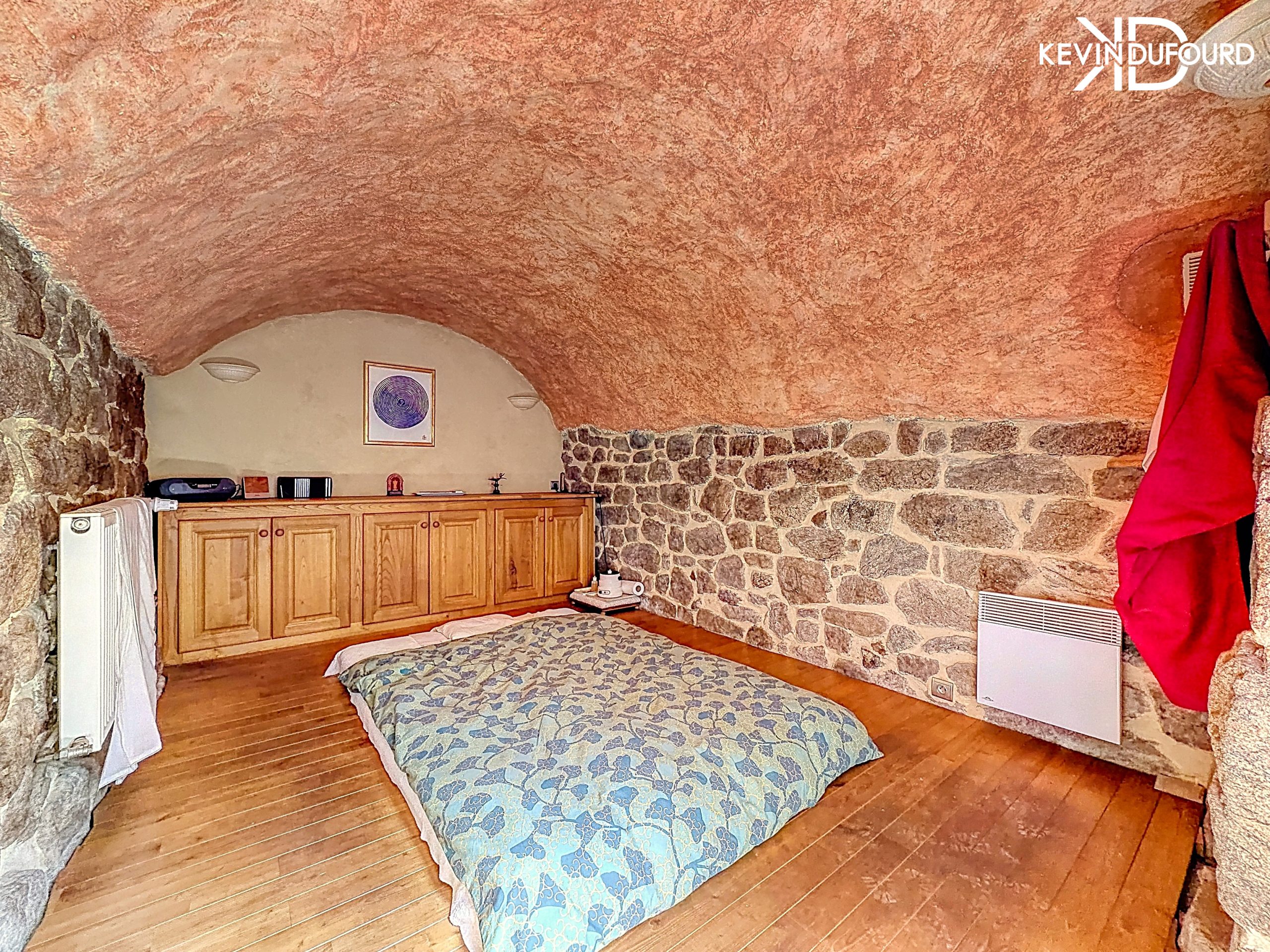 Mas de 350m² sur un terrain de 3300m² à THUEYTS