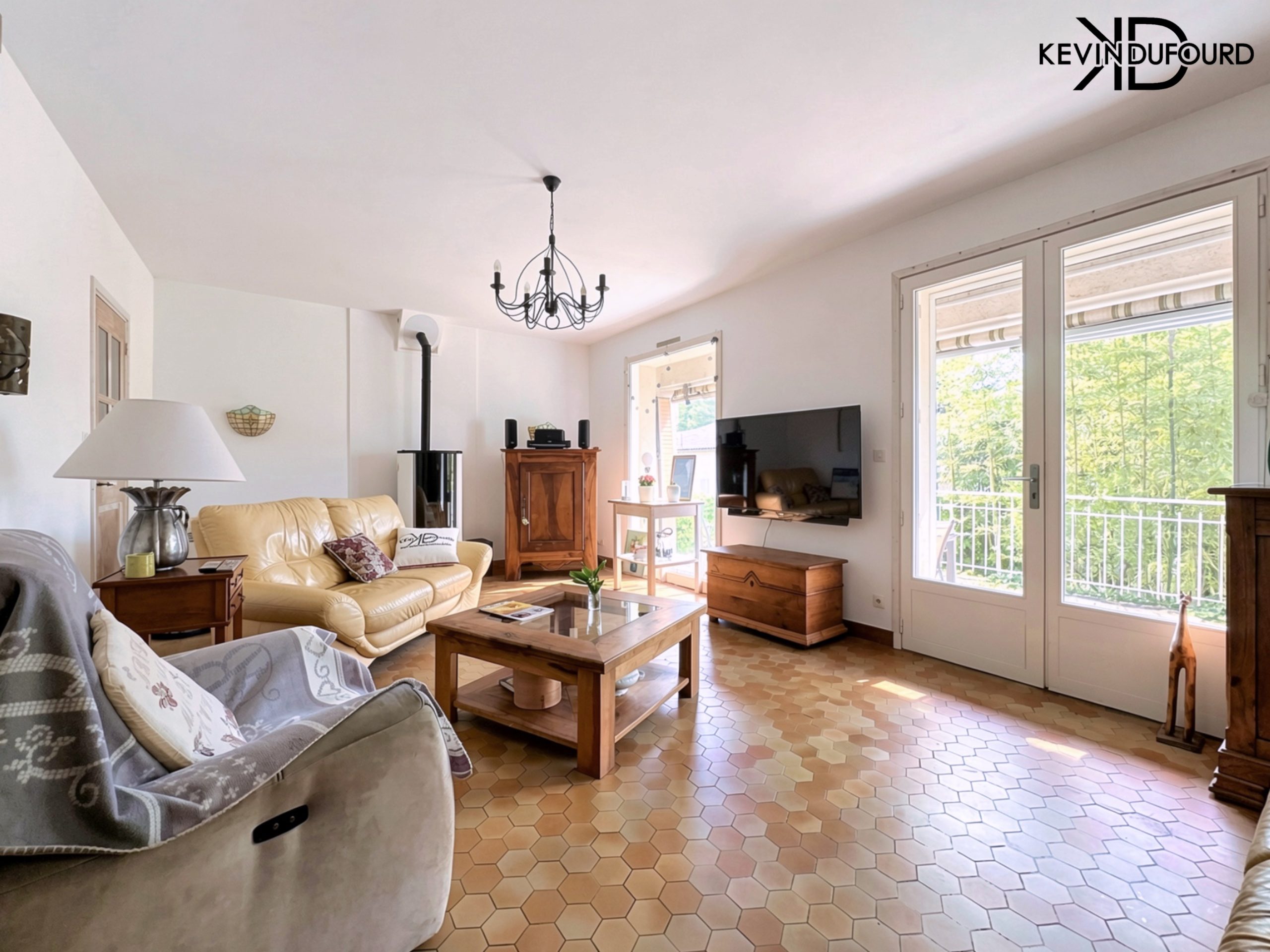 Ensemble immobilier de 150m² sur un terrain de 1.080m² à UCEL