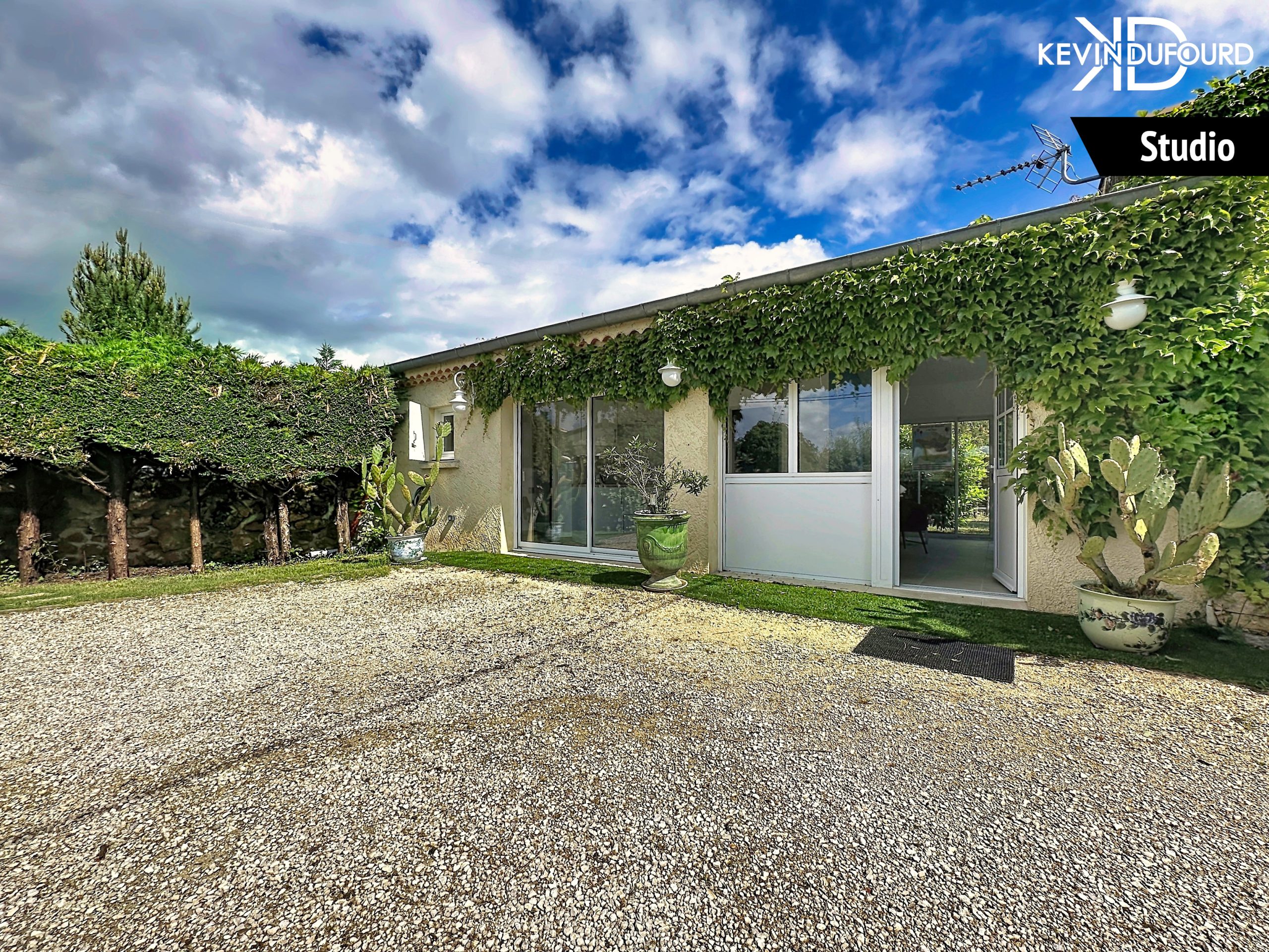 Ensemble immobilier de 150m² sur un terrain de 1.080m² à UCEL