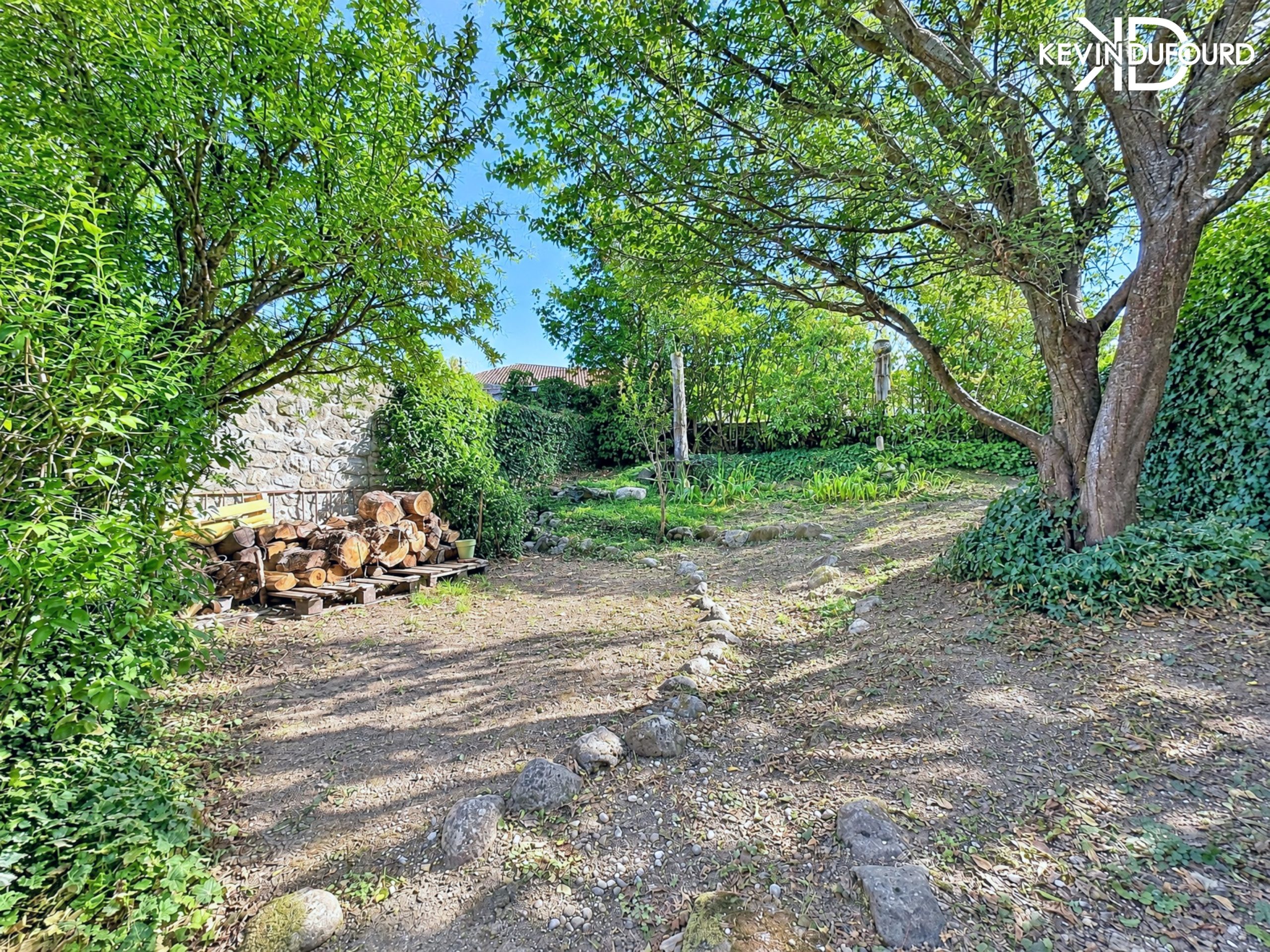 Maison de village de 140 m² avec terrain de 90m² à JAUJAC