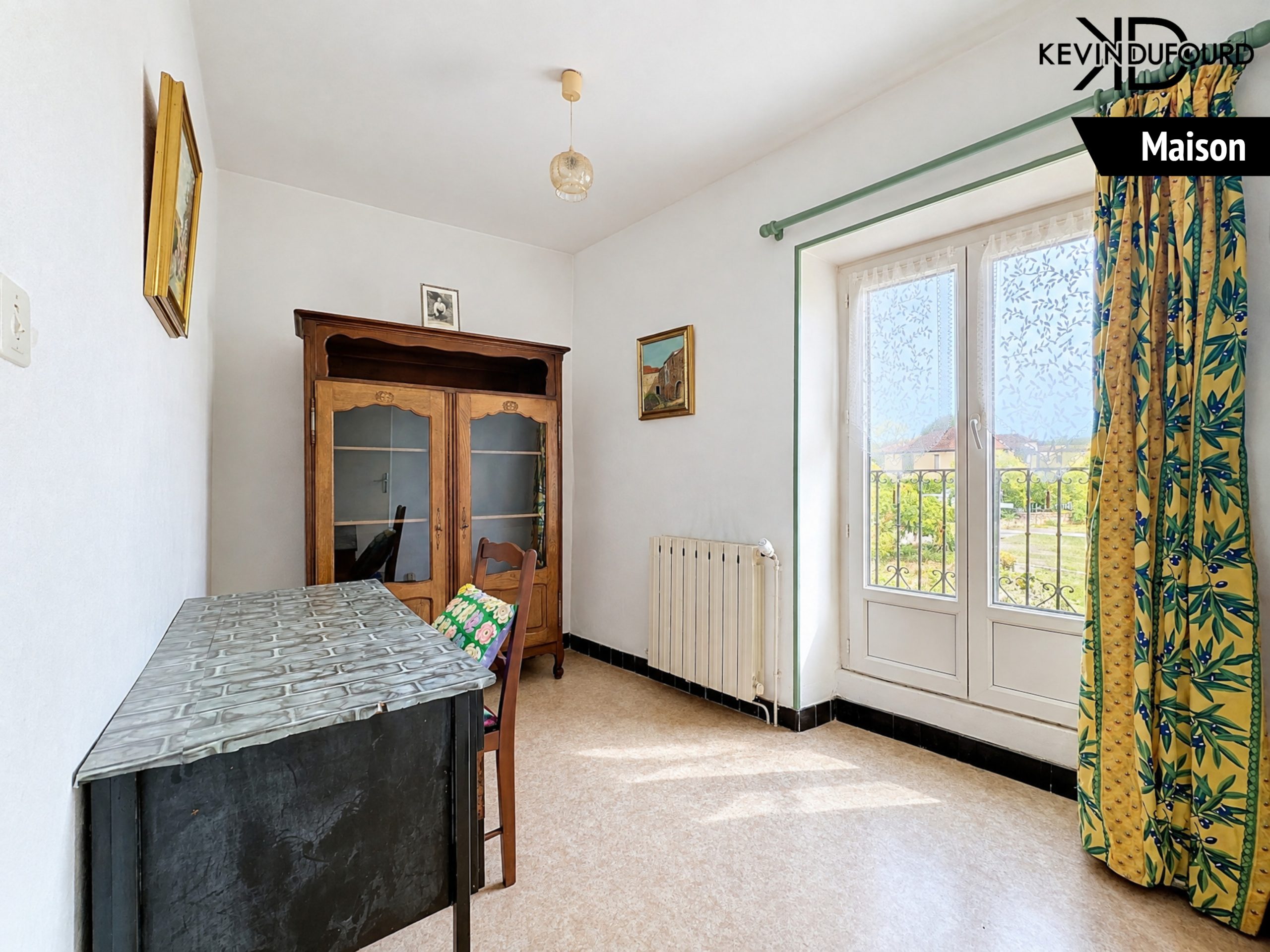 Ensemble immobilier de 140m² avec garage sur un terrain de 550m² à SAINT JULIEN DU SERRE