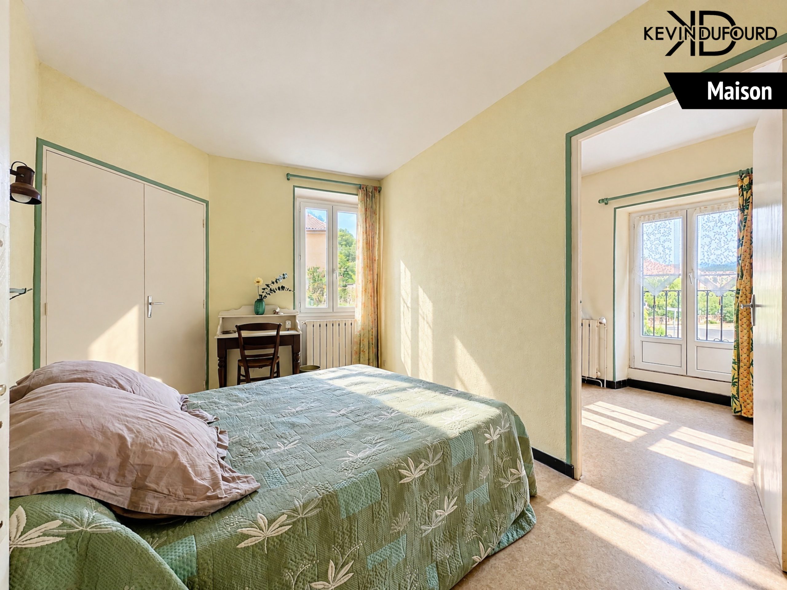 Ensemble immobilier de 140m² avec garage sur un terrain de 550m² à SAINT JULIEN DU SERRE